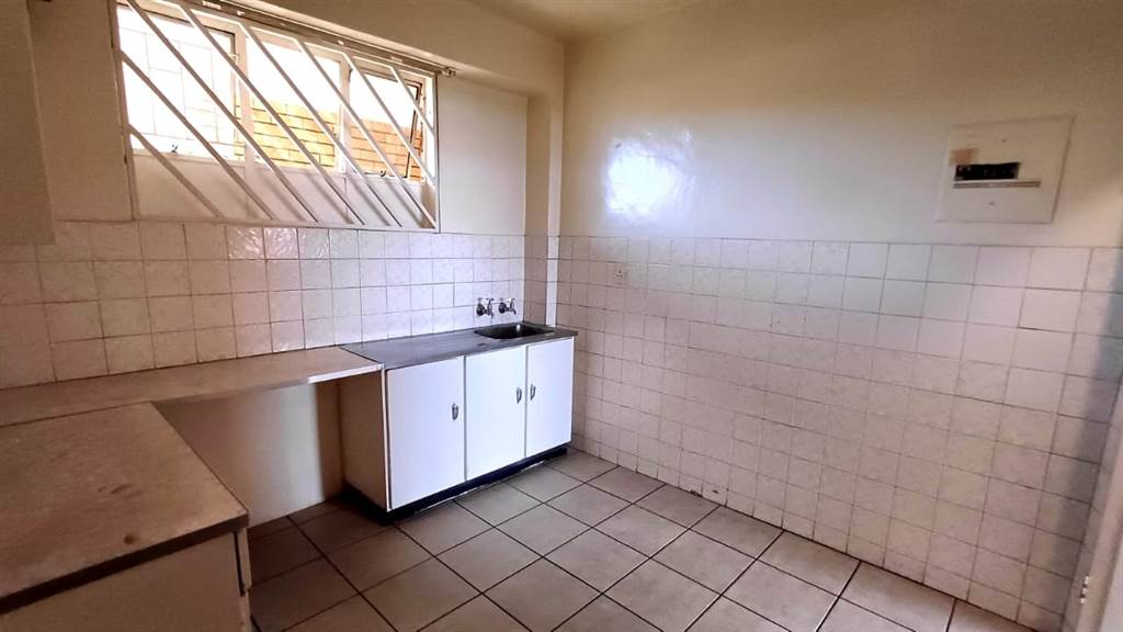 1800  m² Commercial space in Alberton photo number 9