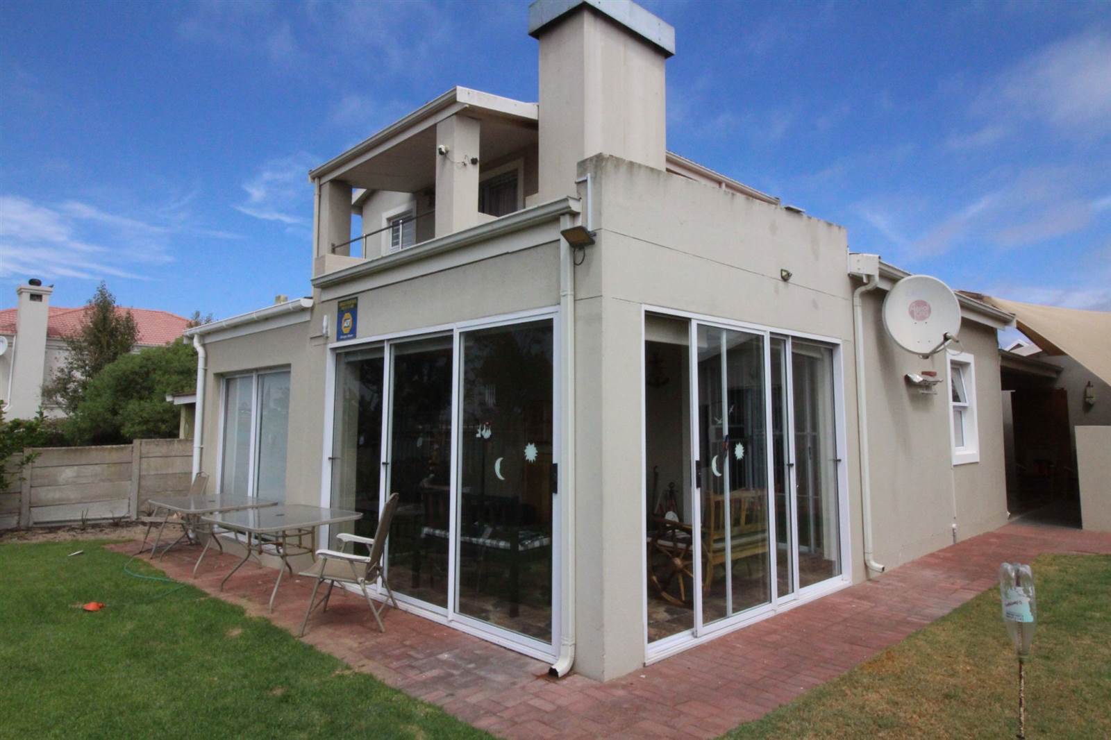 4 Bed House in Port Owen photo number 27