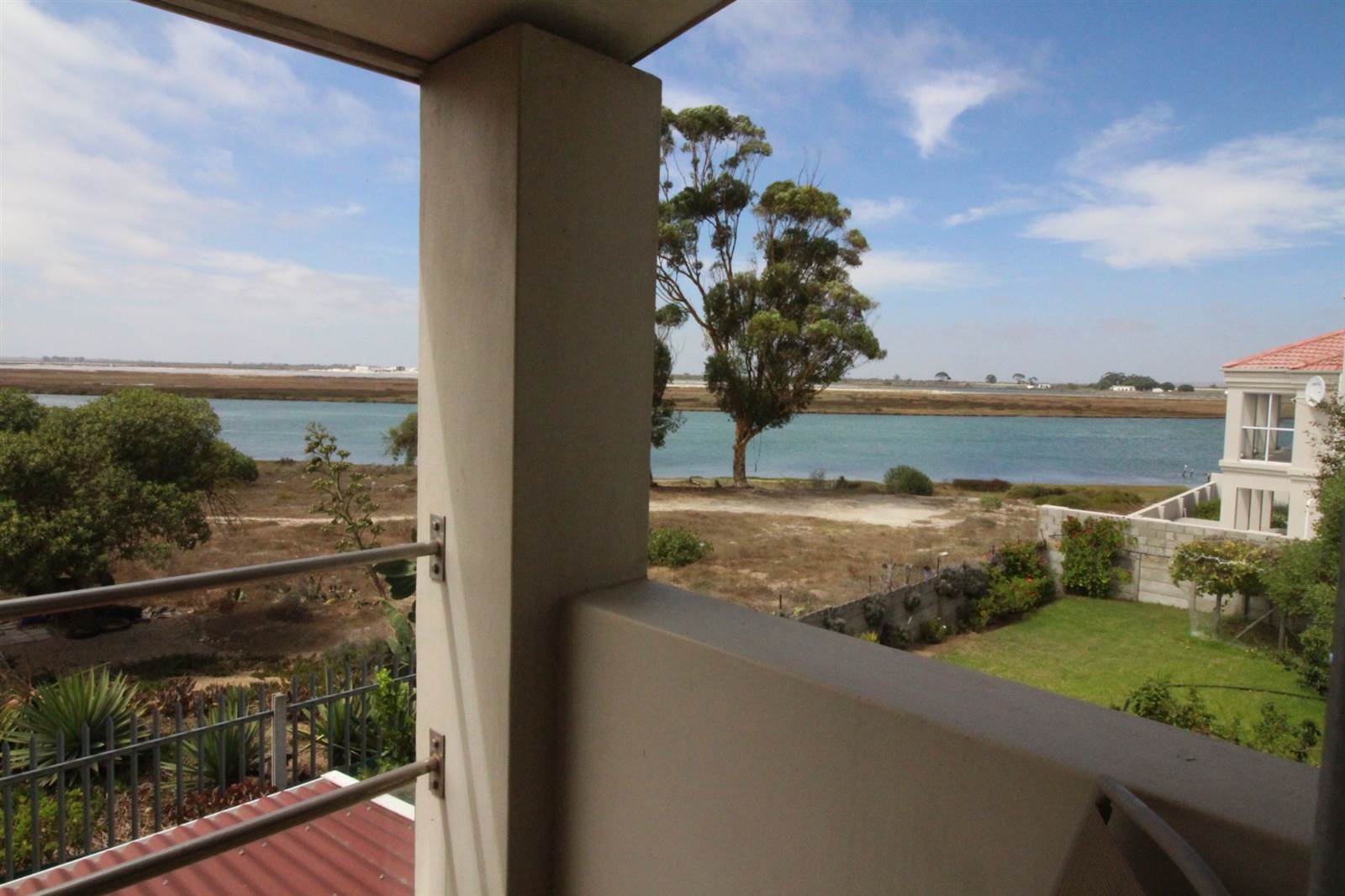 4 Bed House in Port Owen photo number 18
