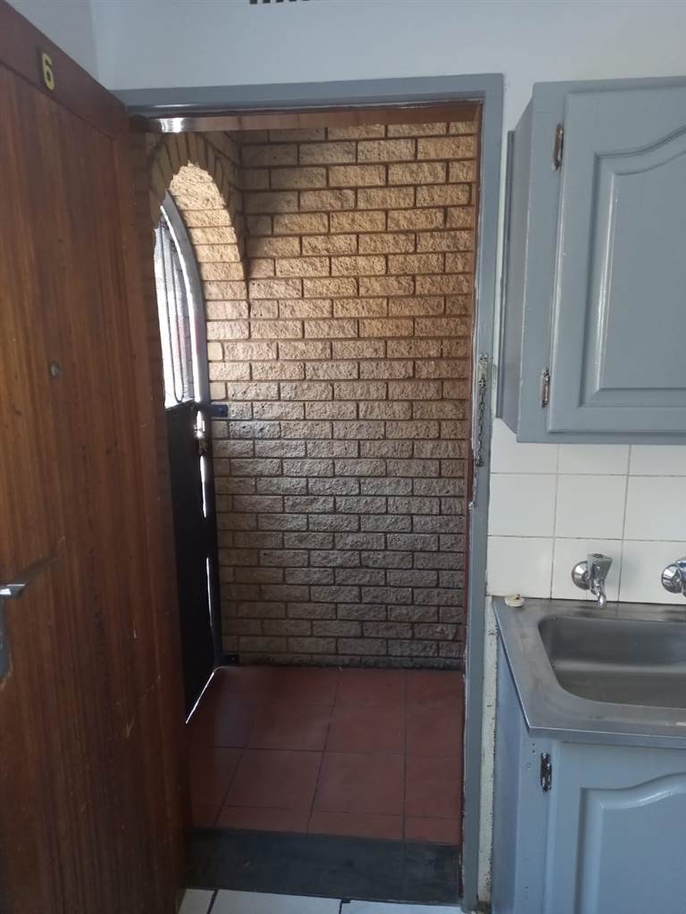 3 Bed Townhouse in Rustenburg Central photo number 10