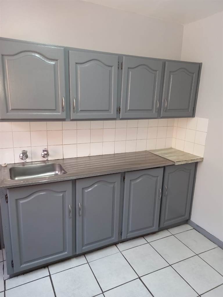 3 Bed Townhouse in Rustenburg Central photo number 11