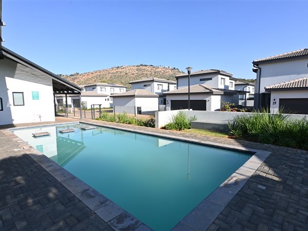 3 Bedroom Townhouse 3 Bedroom Townhouse