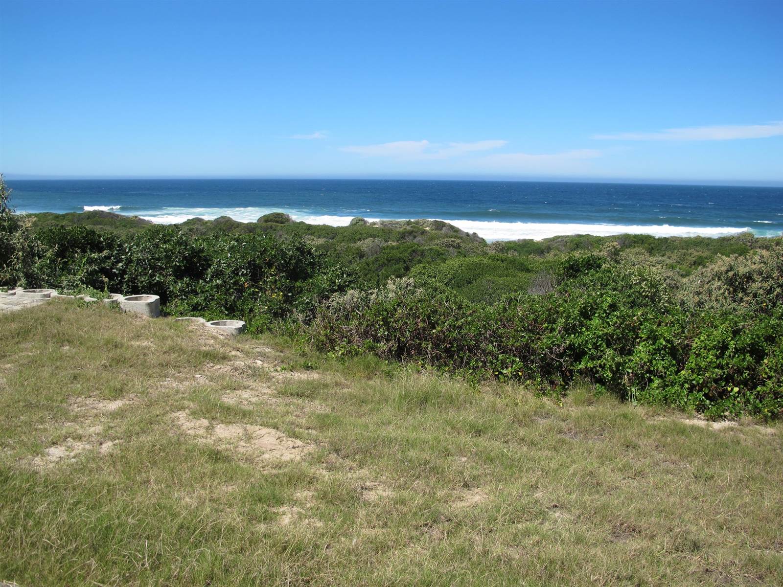 1278 m² Land available in Keurboomstrand photo number 4