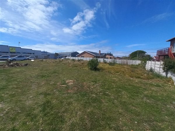 672 m² Land