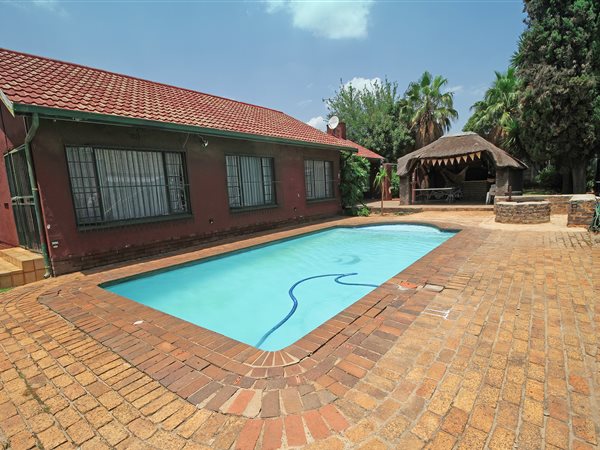 3 Bedroom House 3 Bedroom House