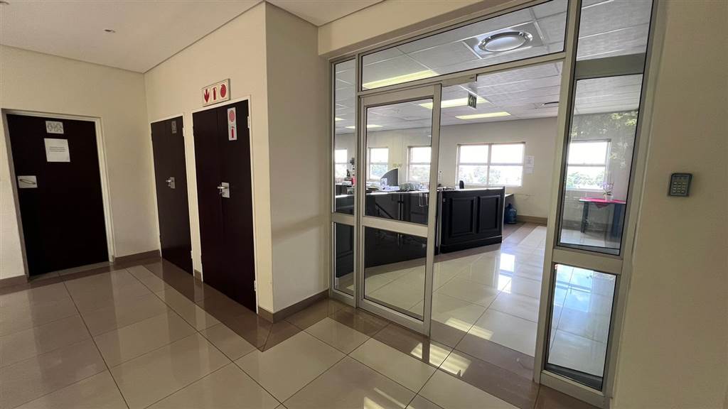 280  m² Commercial space in Krugersdorp Central photo number 12