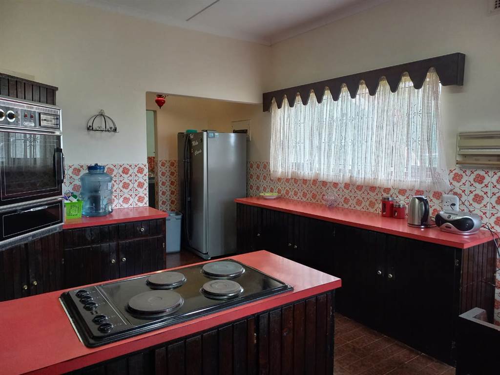 4 Bed House in Port Shepstone photo number 12