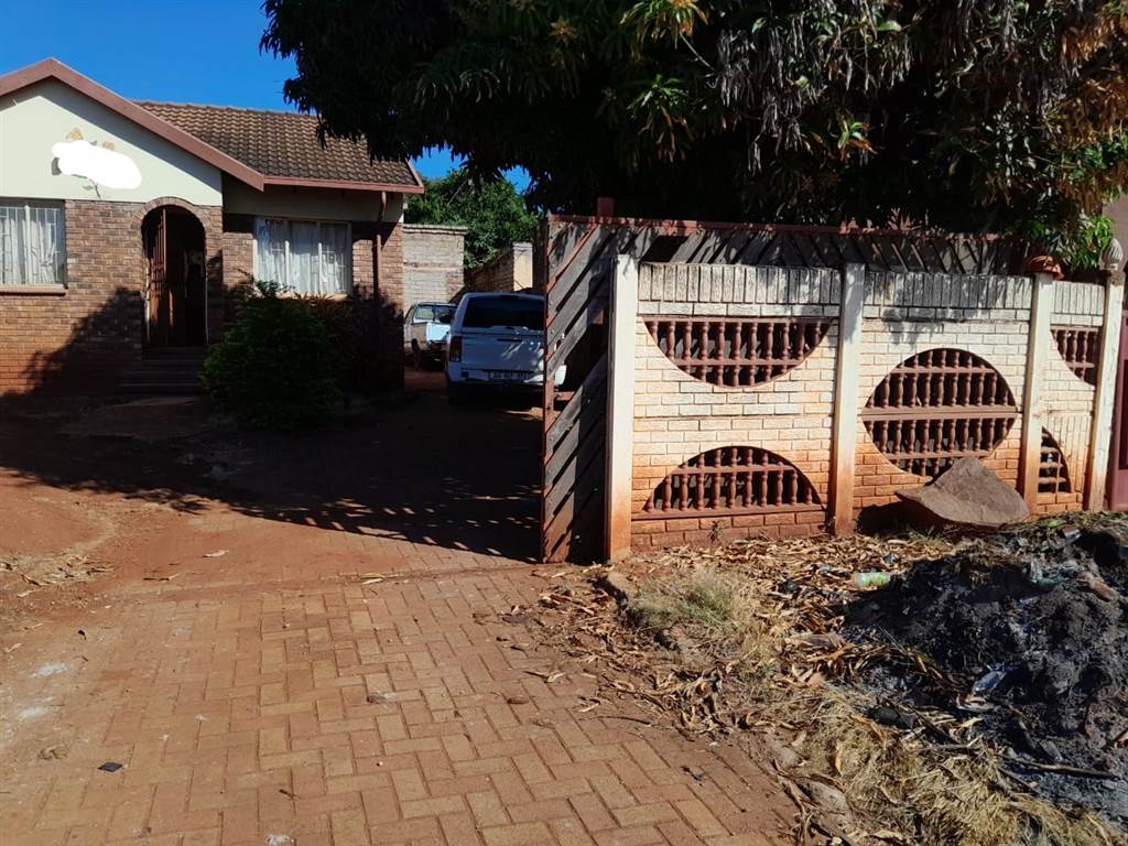 3 Bed House in Tzaneen photo number 2