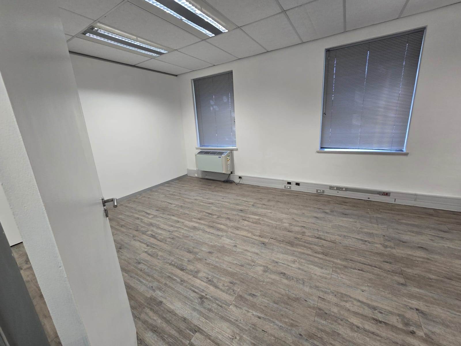 354  m² Commercial space in Mowbray photo number 12