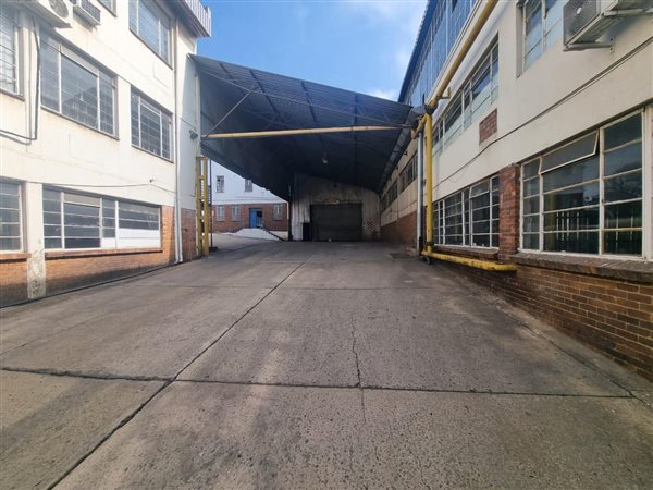 15000  m² Industrial space in Elandsfontein AH