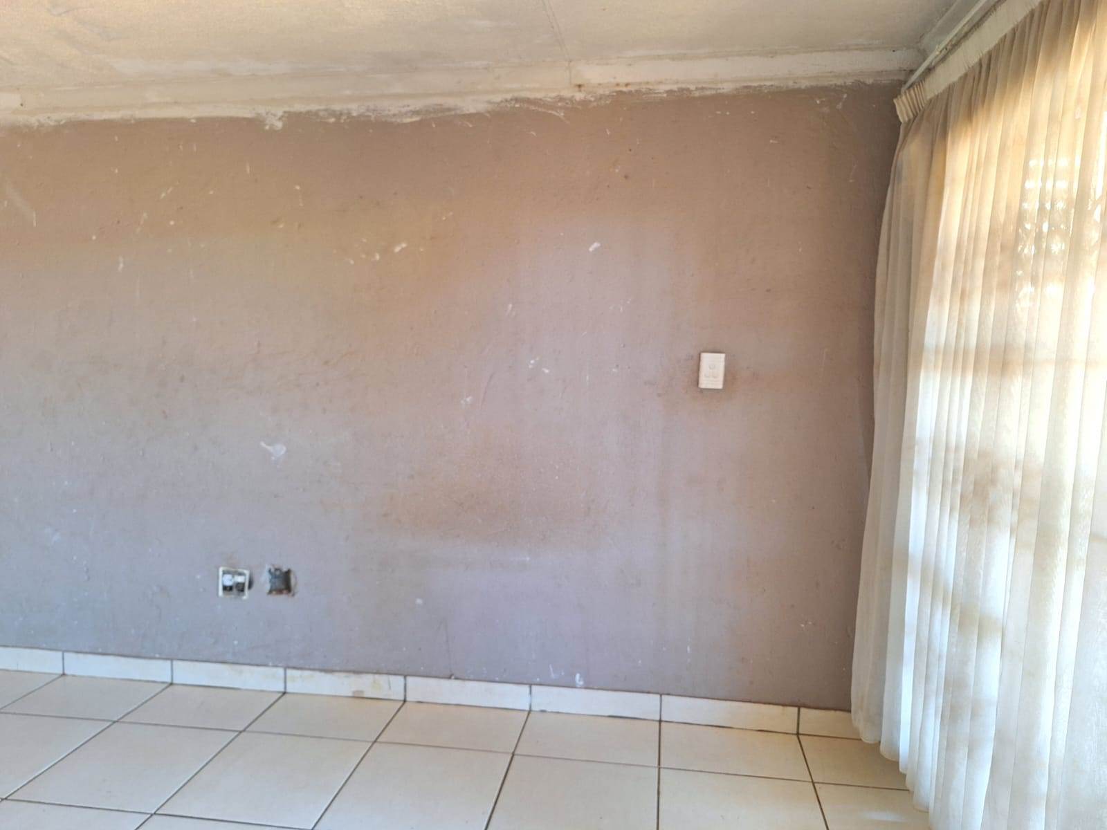 2 Bed House in Soshanguve photo number 27
