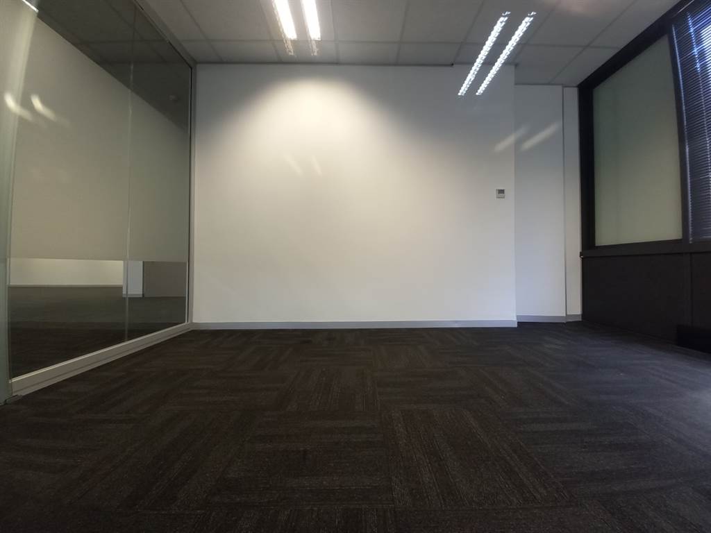 1089  m² Office Space in Menlyn photo number 9
