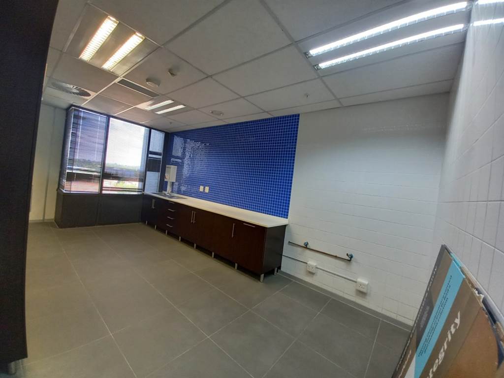 1089  m² Office Space in Menlyn photo number 18