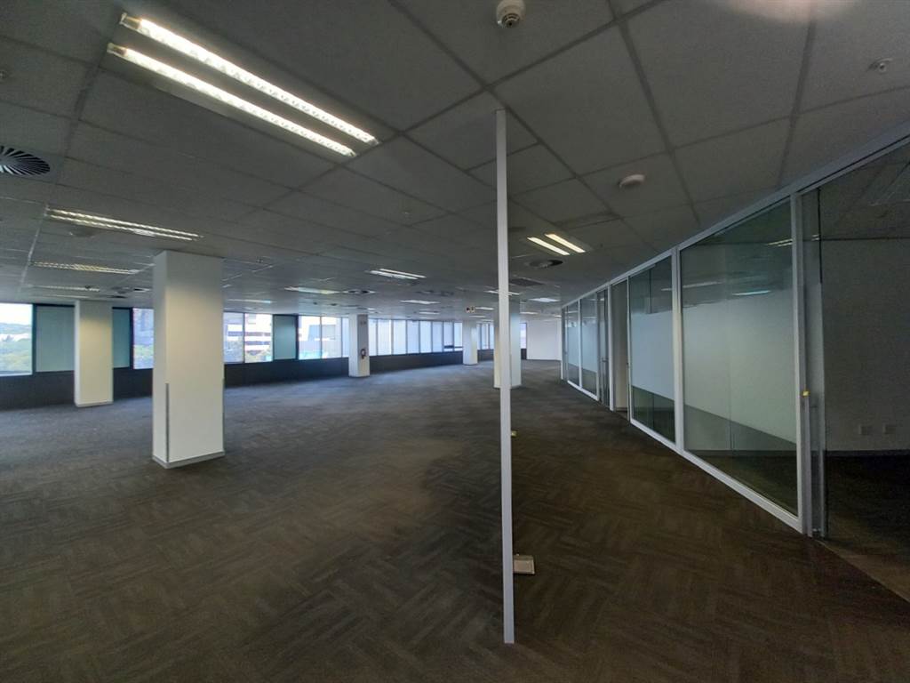 1089  m² Office Space in Menlyn photo number 2