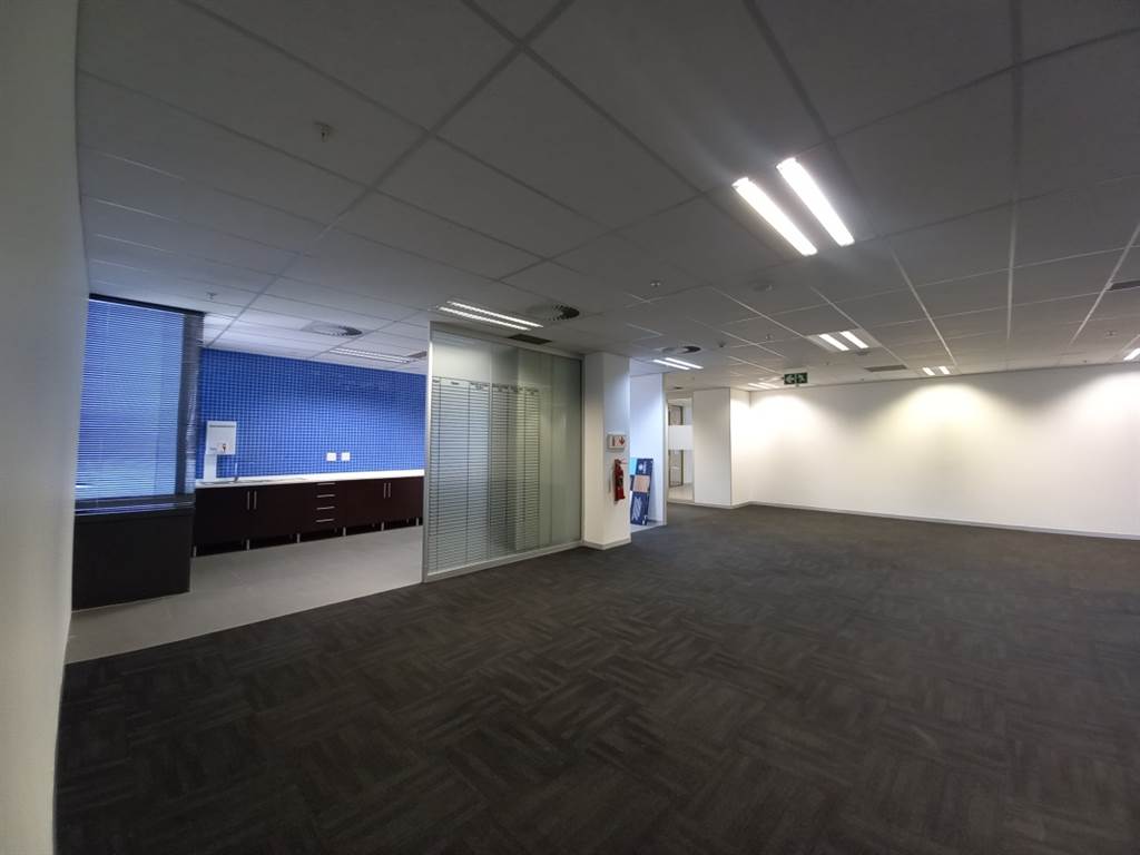 1089  m² Office Space in Menlyn photo number 13