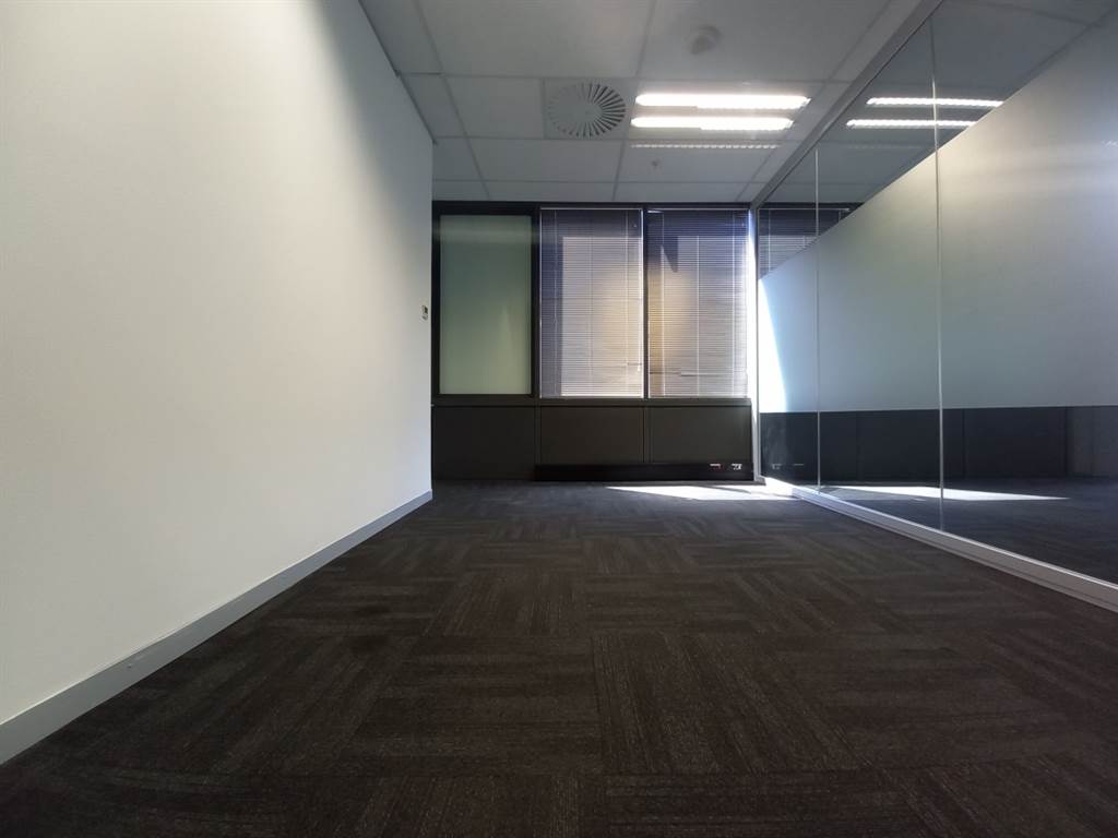 1089  m² Office Space in Menlyn photo number 8