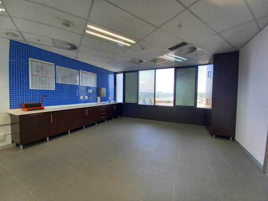 1089  m² Office Space in Menlyn photo number 3