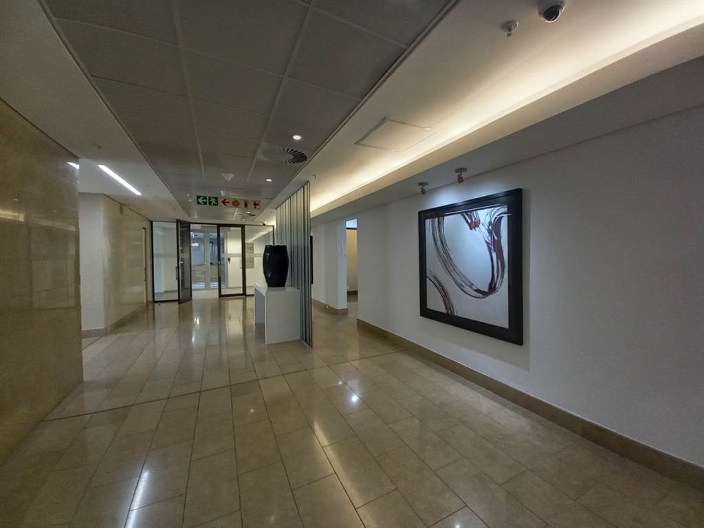 1089  m² Office Space in Menlyn photo number 1