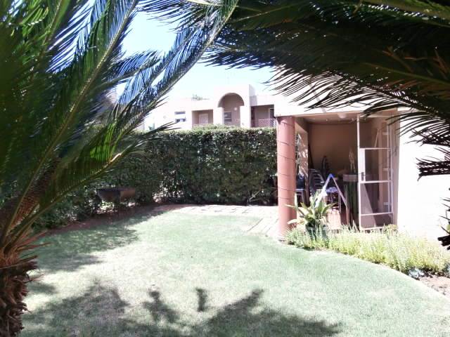 3 Bed Townhouse in Brackendowns photo number 18