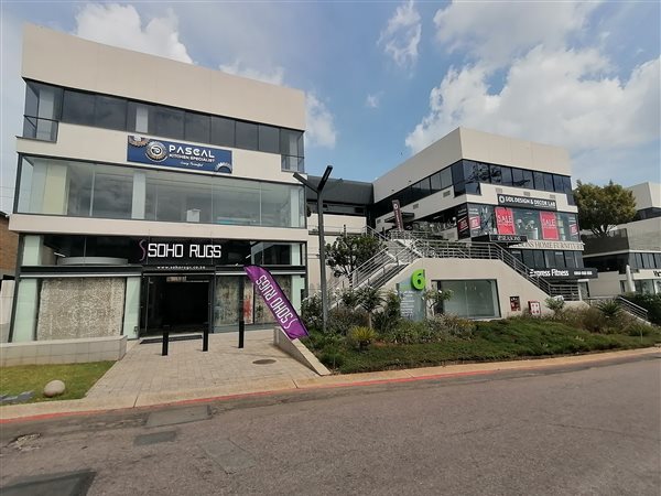 387.410003662109  m² Commercial space