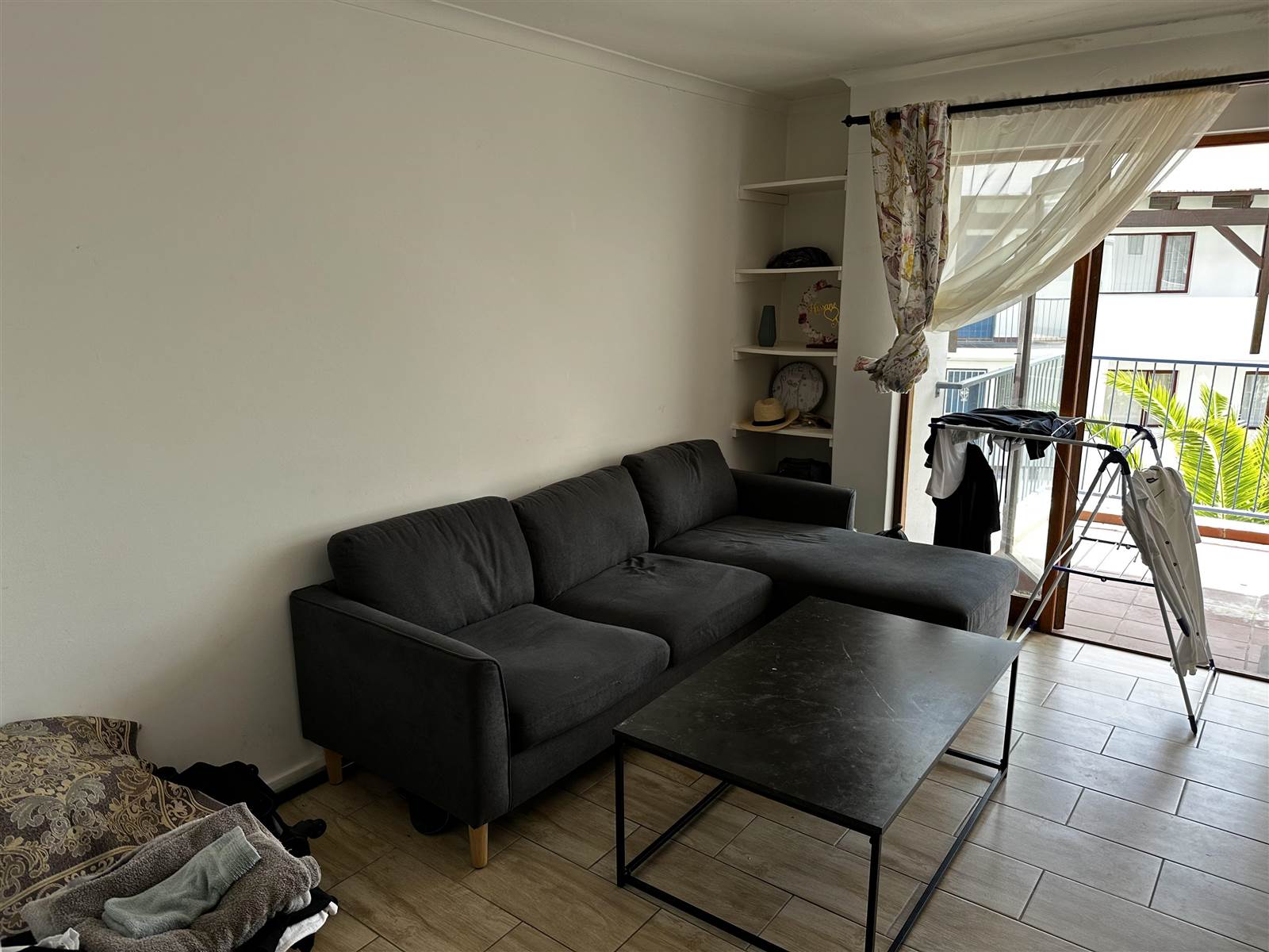 1 Bed Apartment in Melkbosstrand photo number 4
