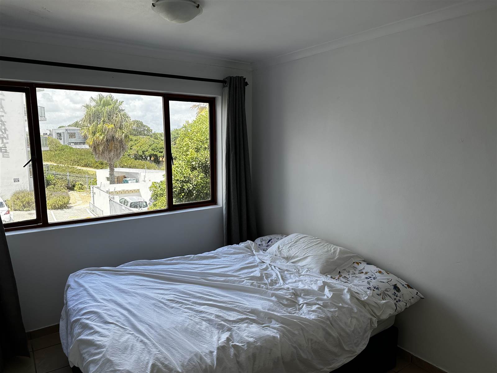 1 Bed Apartment in Melkbosstrand photo number 7