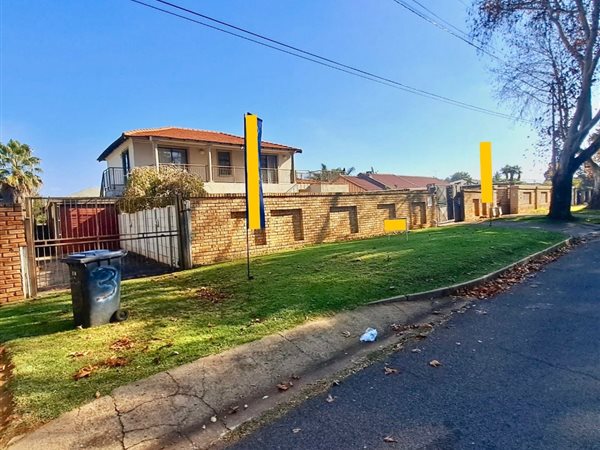 5 Bedroom House 5 Bedroom House