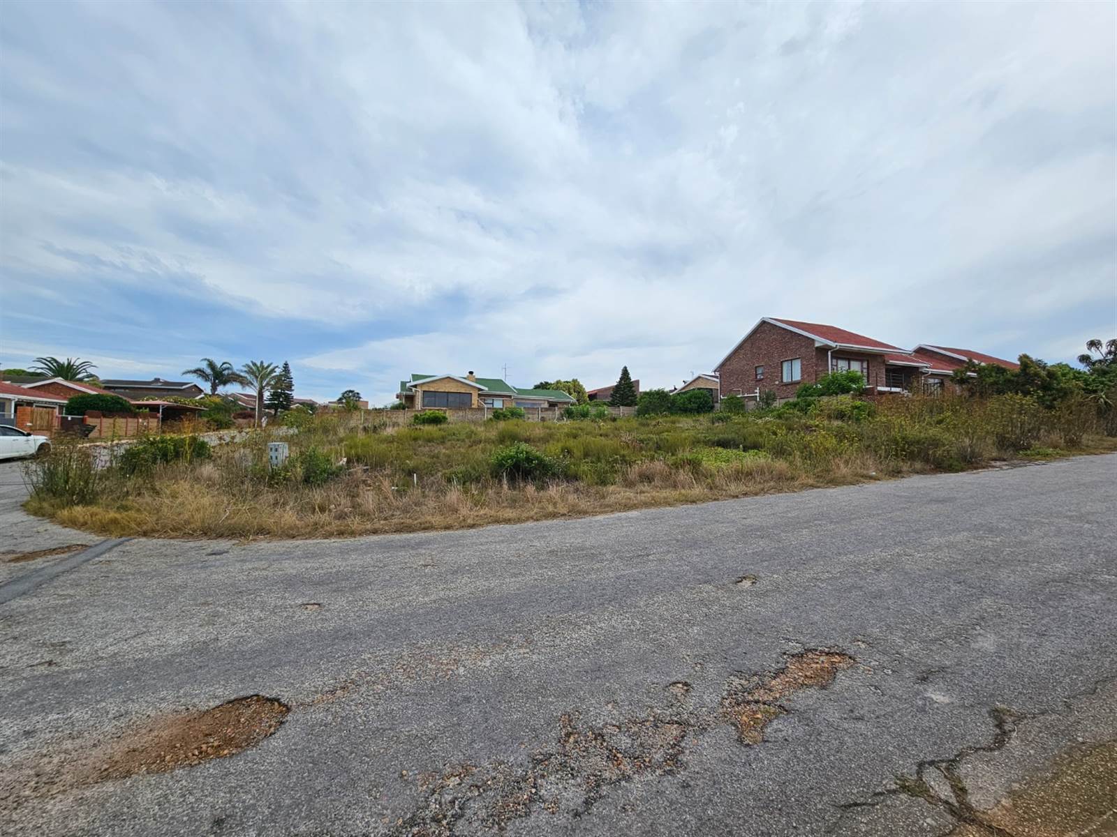 737 m² Land available in Wavecrest photo number 4