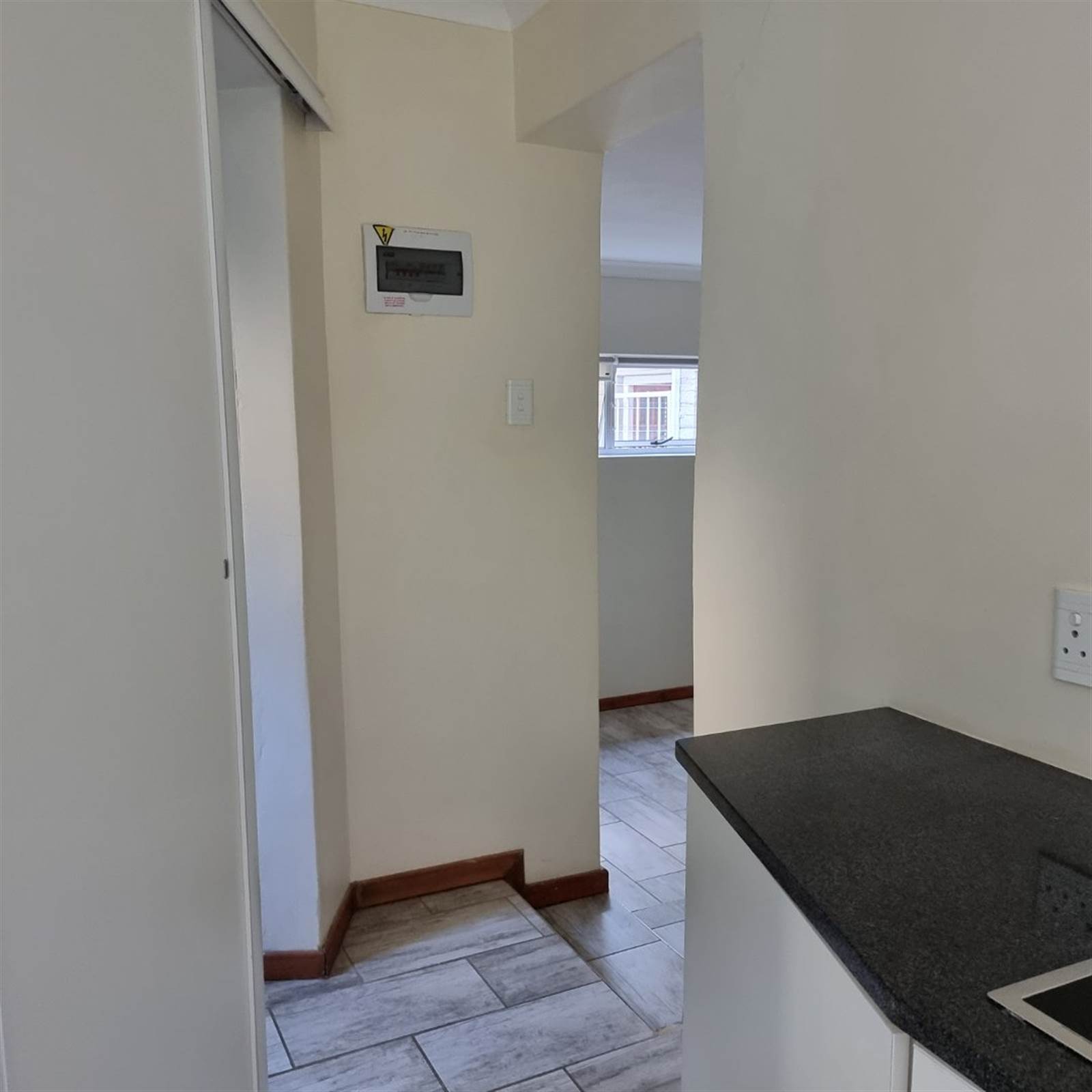 1 Bed Apartment in Parktown North photo number 19