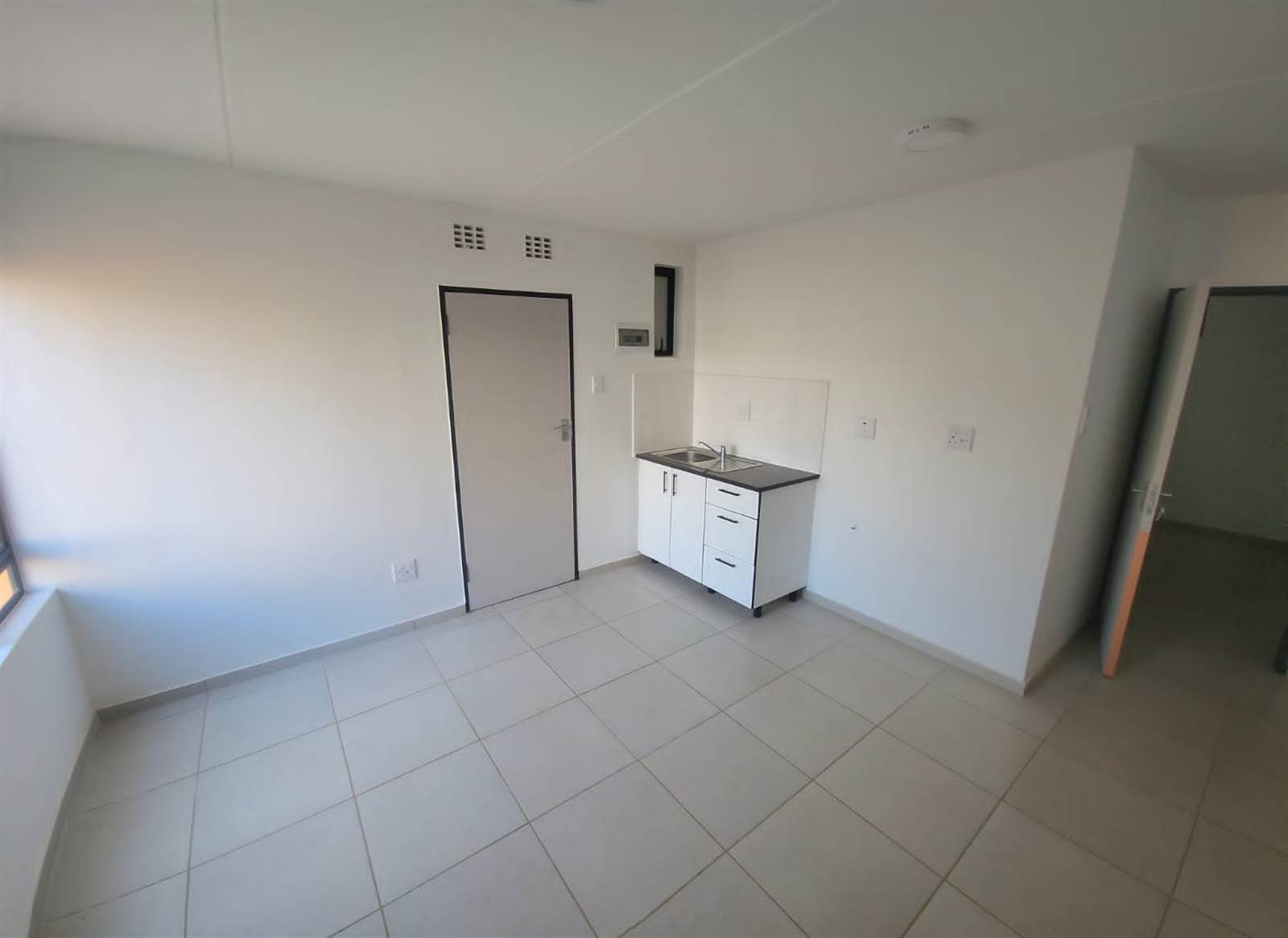 3 Bed Apartment in Protea Glen photo number 17