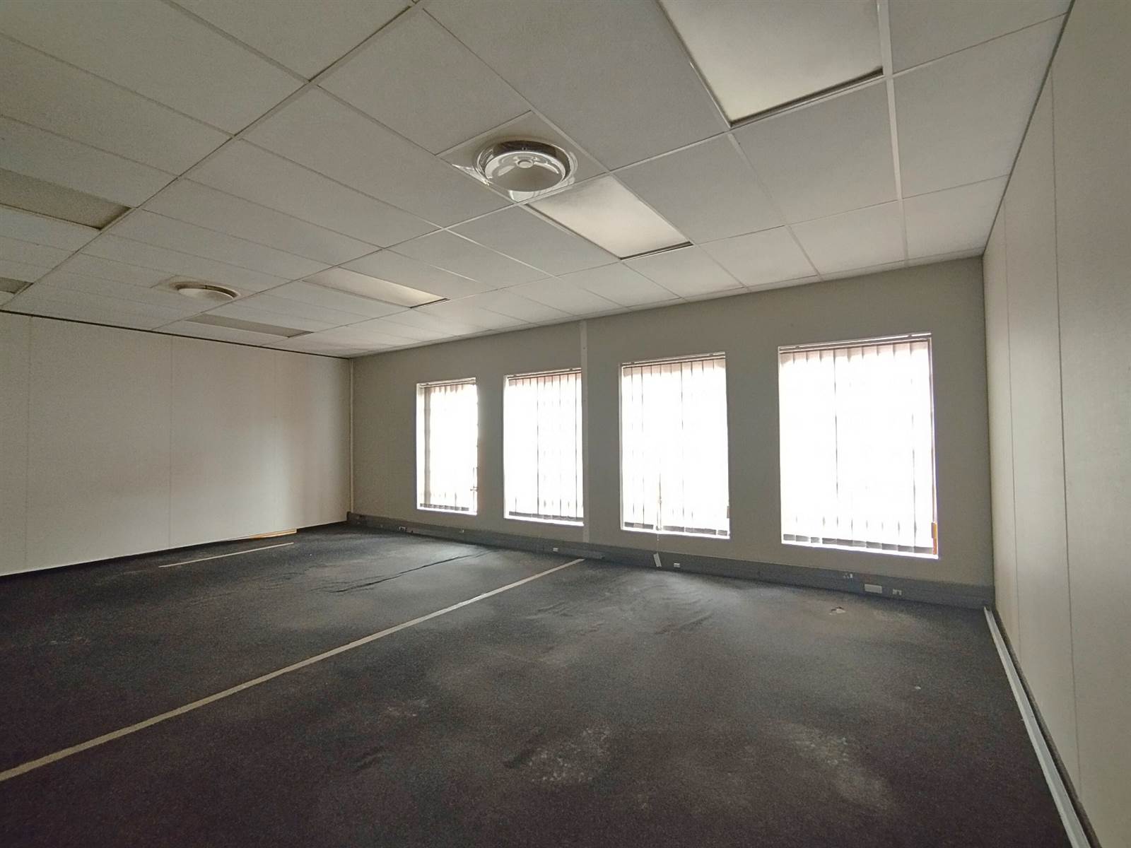 488  m² Office Space in Westville photo number 11