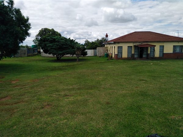 2 m² Land available in Delmas