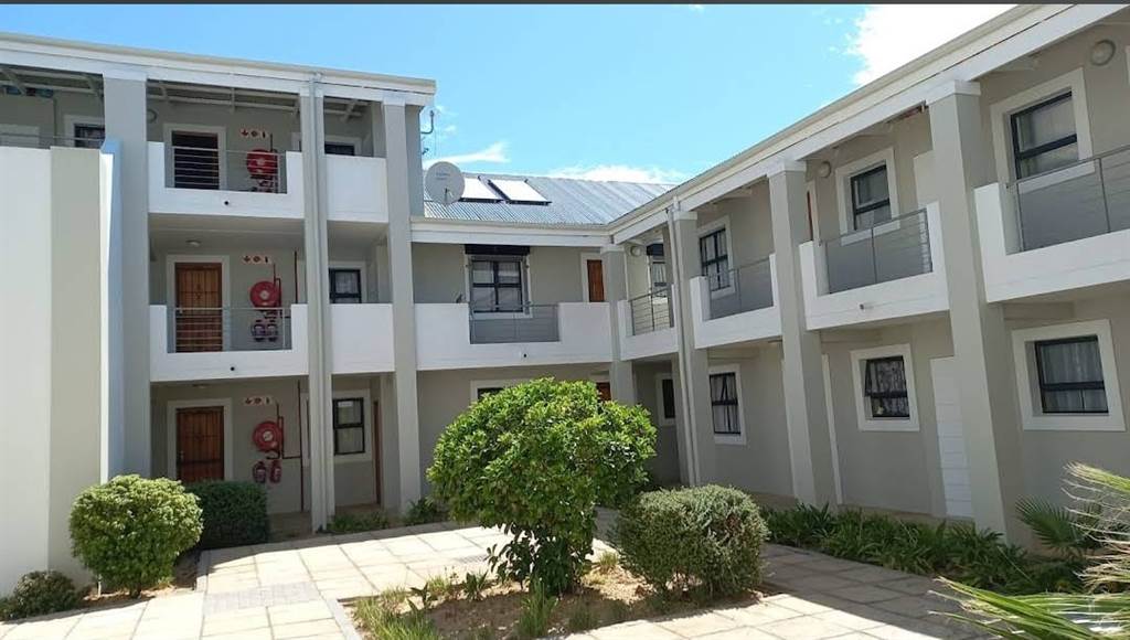 2 Bed Apartment in Gordons Bay Central photo number 1