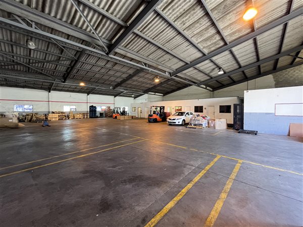 730  m² Industrial space