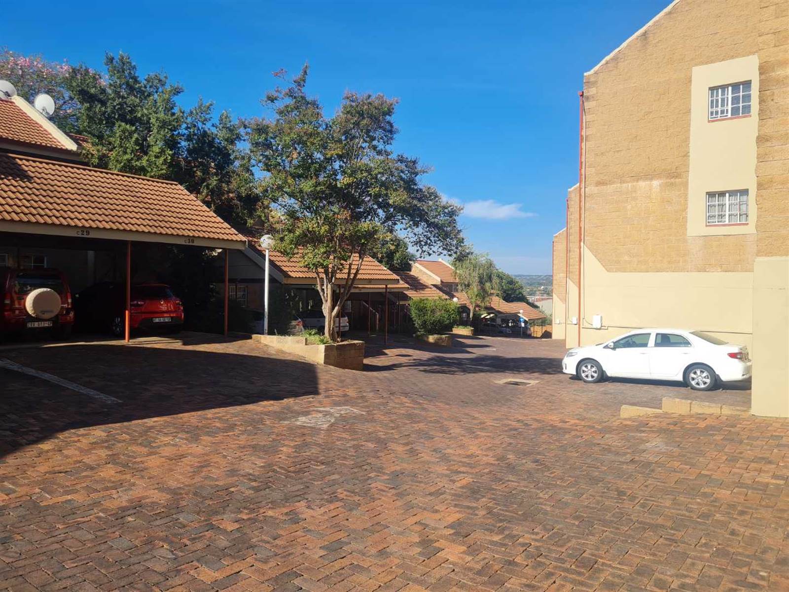 2 Bed Townhouse in Centurion CBD photo number 2