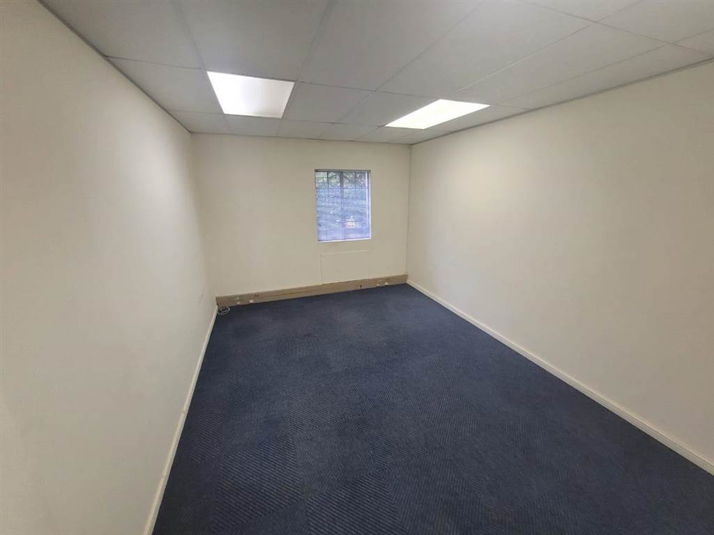 32  m² Commercial space in Kempton Park Central photo number 11