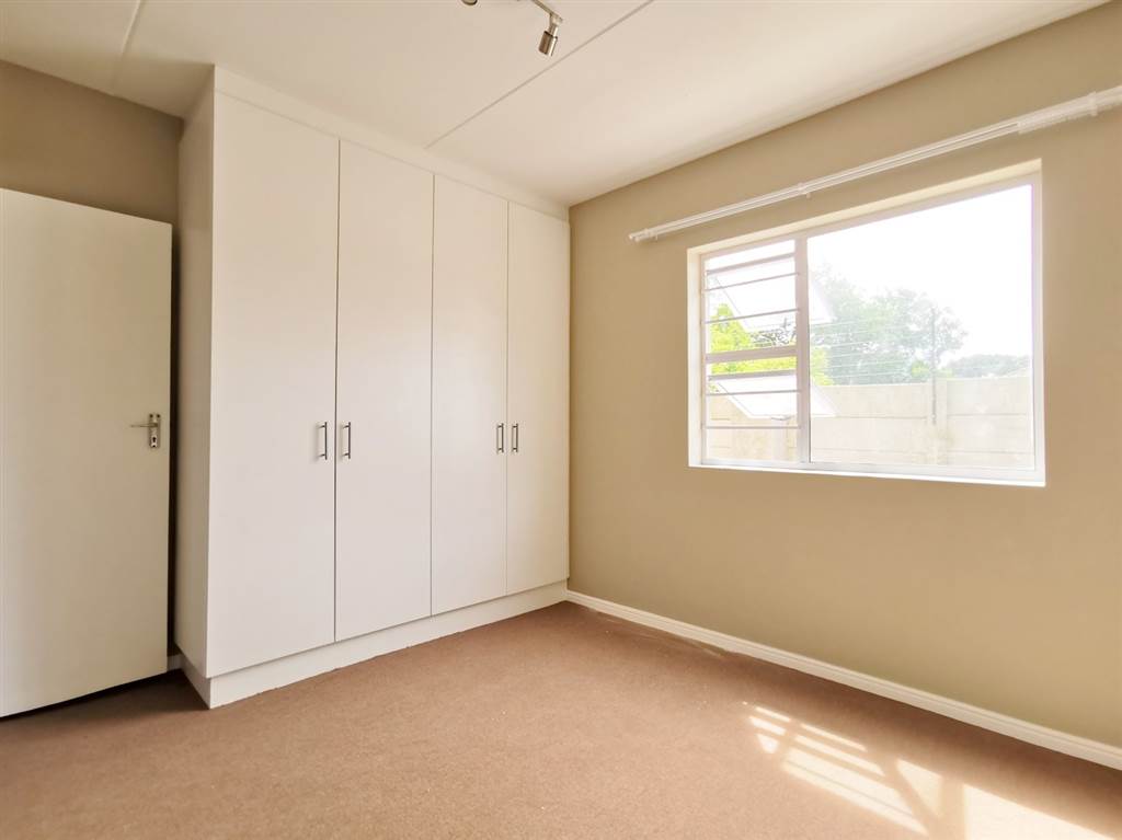 2 Bed Apartment in Newton Park photo number 5