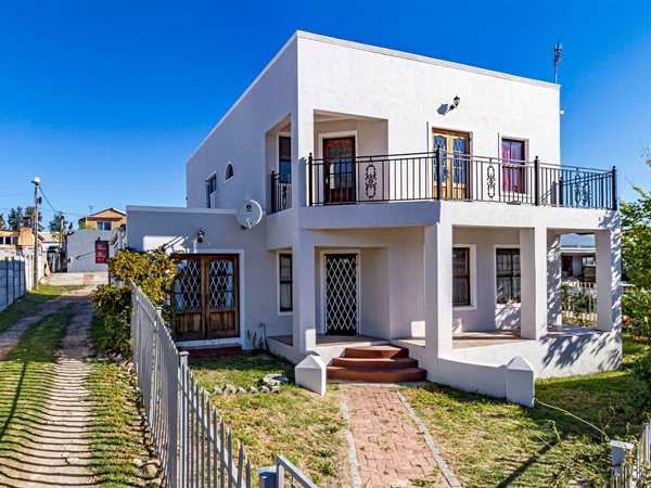 5 Bedroom House 5 Bedroom House