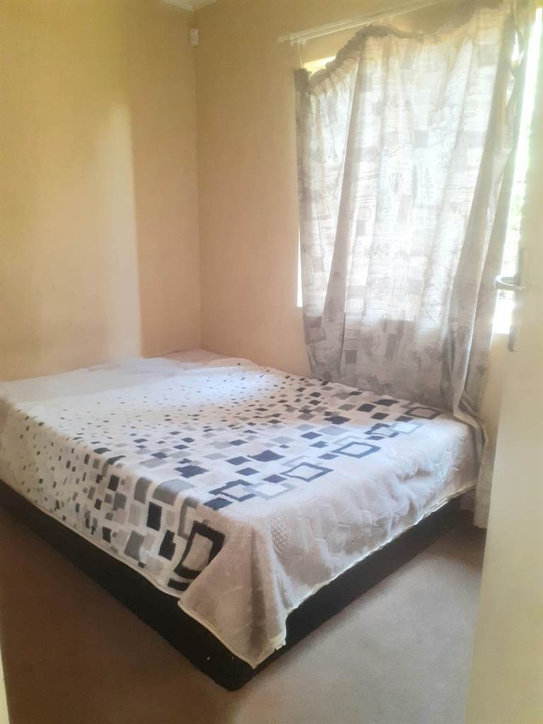 3 Bed Townhouse in Witpoortjie photo number 11