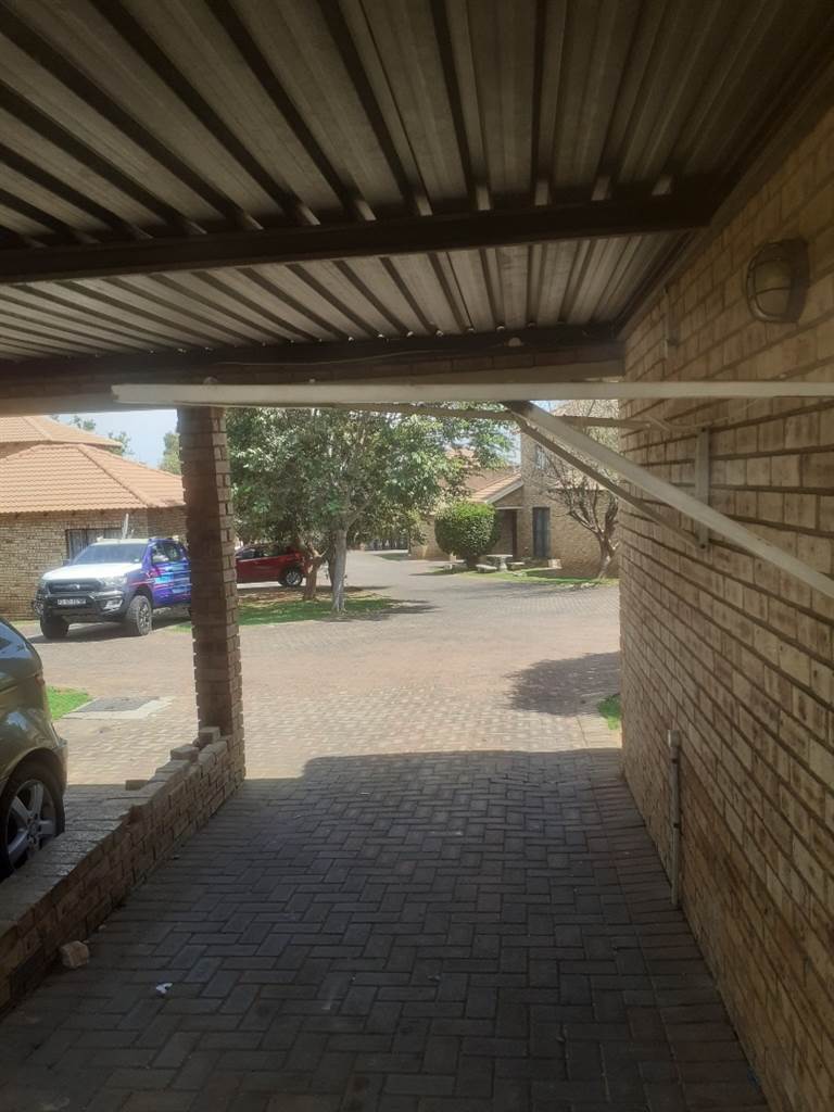 3 Bed Townhouse in Witpoortjie photo number 22