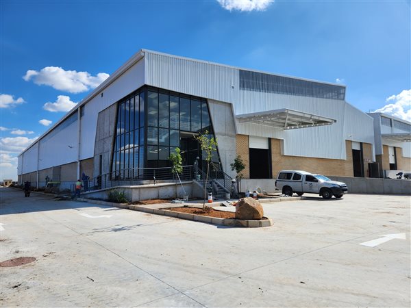 2 500  m² Industrial space