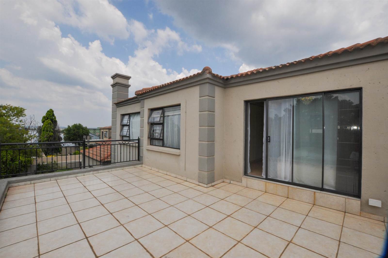 3 Bed Townhouse in Fourways photo number 23
