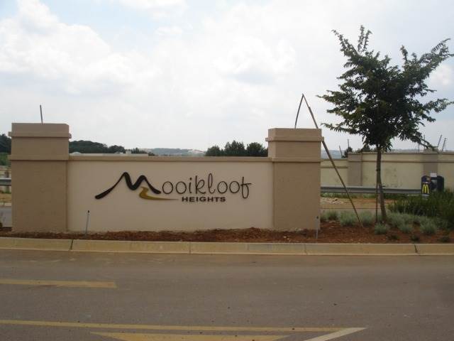 6 Bed House in Mooikloof Heights photo number 24