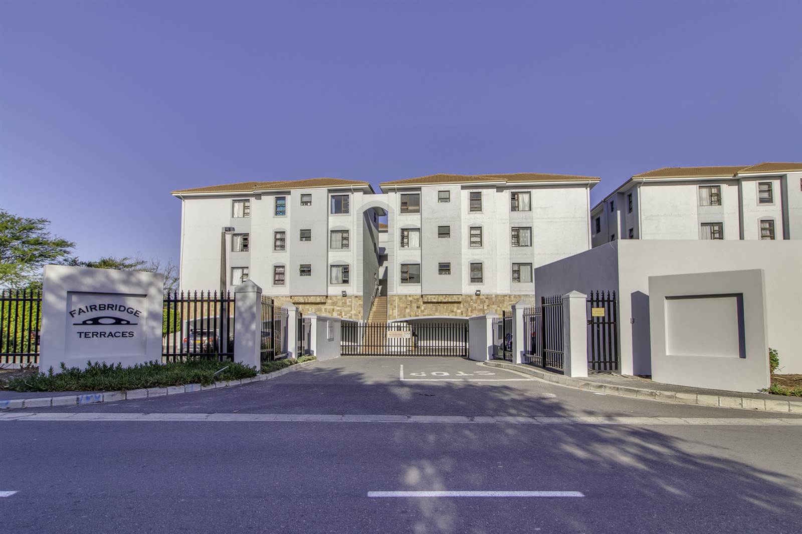 2 Bed Apartment in Brackenfell Central photo number 9