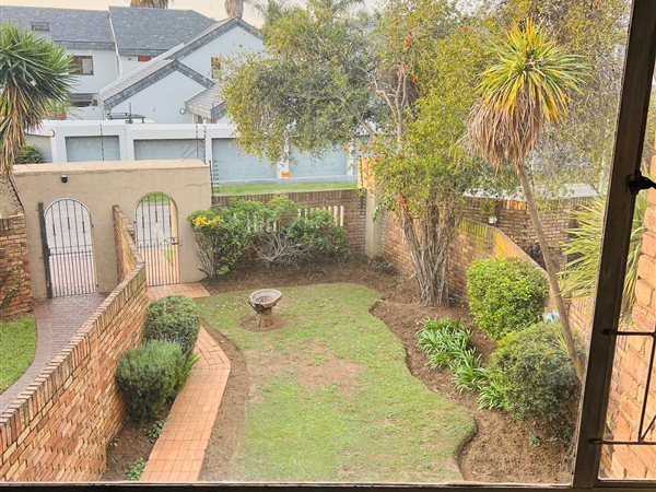 2 Bedroom Townhouse 2 Bedroom Townhouse