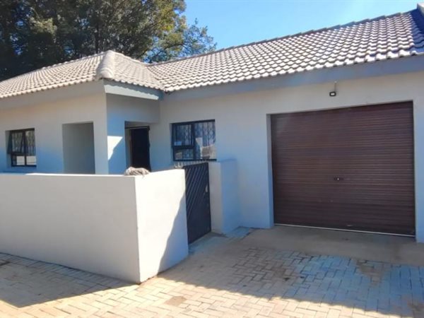 3 Bedroom Townhouse 3 Bedroom Townhouse