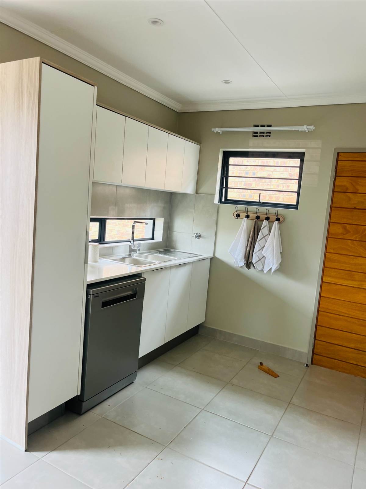3 Bed House in Kyalami photo number 4
