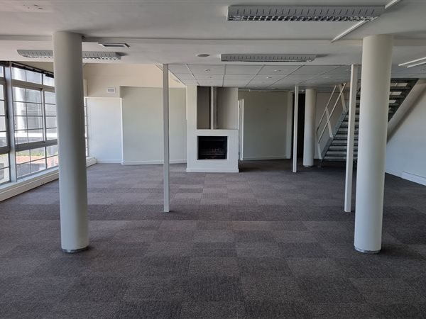 300  m² Commercial space in Mouille Point