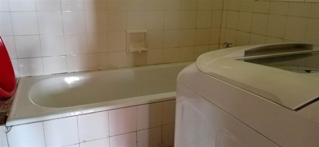 2 Bed Apartment in Krugersdorp Central photo number 13