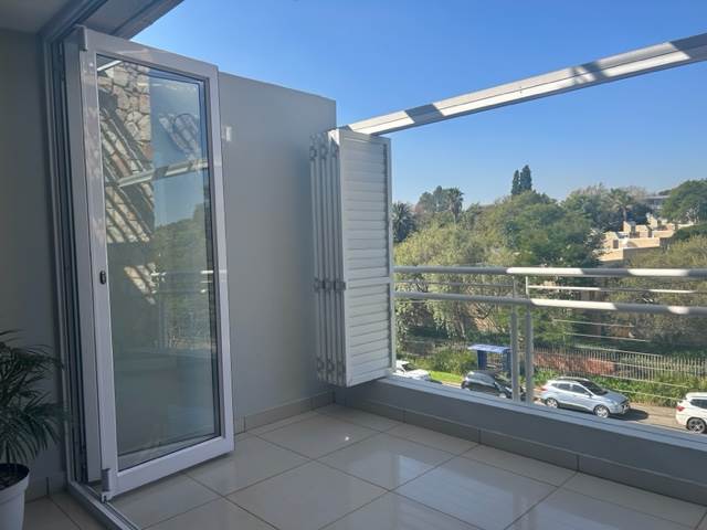 2 Bed Apartment in Craighall Park photo number 28